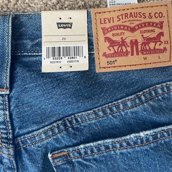 Levi’s 501 Denim Shorts - Picture 4 of 4